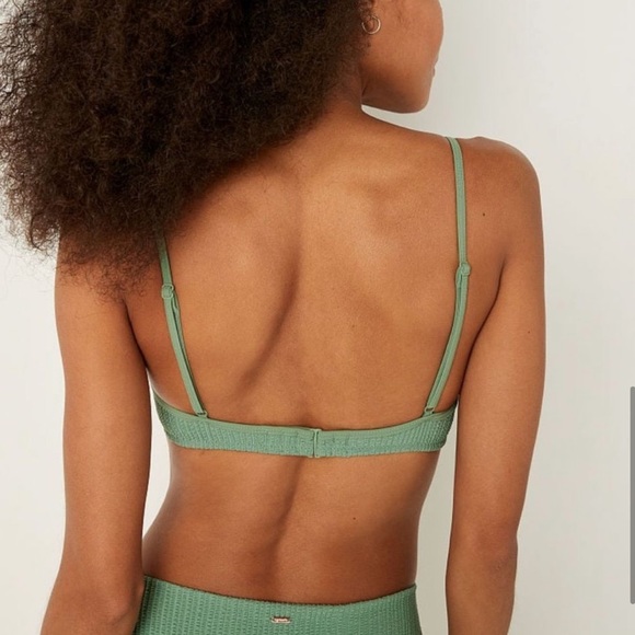 Victorias Secret Pink Underwire Bikini Top - Picture 5 of 9